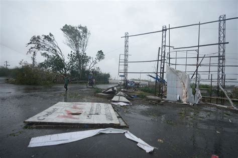 Cyclone Biparjoy kills 2, uproots power lines after landfall in India, churns toward Pakistan