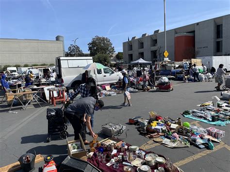 Aug 28, 2018 · Cypress College parking lot has been the location for a Saturday and Sunday swap meet for more years than I care to remember. Parking has always been a concern, since the Swap meet takes up two of the school's parking lots, so plan to do plenty of walking. It is a typical swap meet for Southern California; mostly commercial booths.