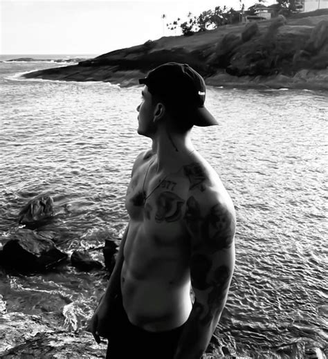 Dövmeli erkek Pinterest.