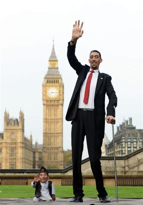 Dünyanın en uzun adamı ile en kısa adamı