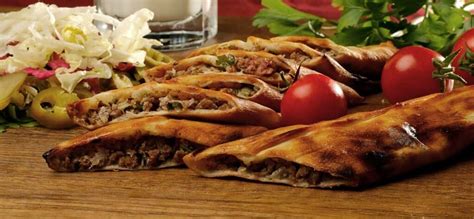 Dünyanın pide markası Sampi Pide'de enfes kapalı büyük boy; . 