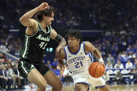 D.J. Wagner scores 28, No. 16 Kentucky routs Marshall 118-82 for most points under John Calipari