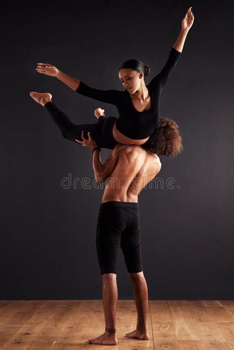 Dancer Strength & Stretch Workout (55 Min Full Body) - muktibox.com