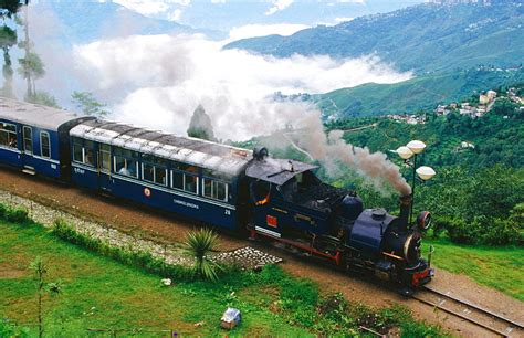 DARJEELING HIMALAYAN TOY TRAIN - Train - Darjeeling - Inde