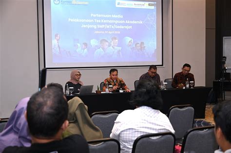 Dasar-Dasar Tipografi untuk SMP | PDF | Seni - muktibox.com