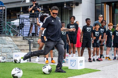 DC United legends, youth soccer players test their shooting skills at MLS All-Star Roadshow opener