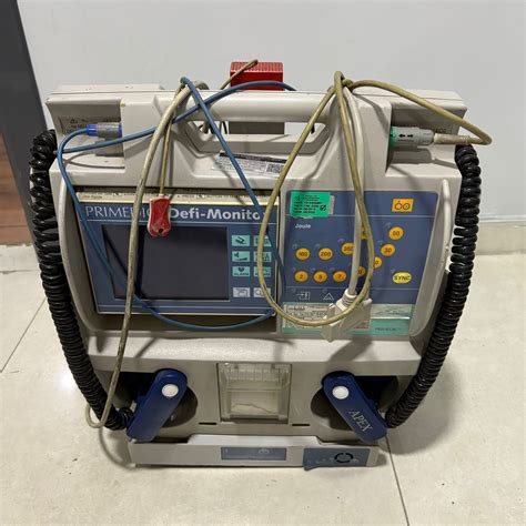 DEFIBRILATöR DAHILIYE.