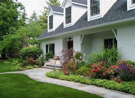Design School: Foundation Plantings | Grow Beautifully | House ... - raincitystudios.com