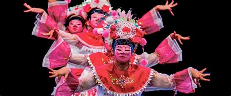 Di Balik Topeng Betawi - Historia - muktibox.com