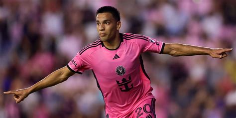 Diego Gomez | Football Stats | Brighton & Hove Albion | Age 22 - muktibox.com