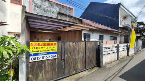 Dijual Rumah Lokasi Strategis Dekat Jalan Raya di Jl ... - Pinhome - raincitystudios.com