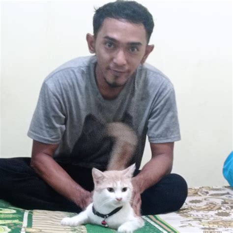 Dimas Fribuana - Akar tanaman Anting-antingan (Acalypha... - muktibox.com