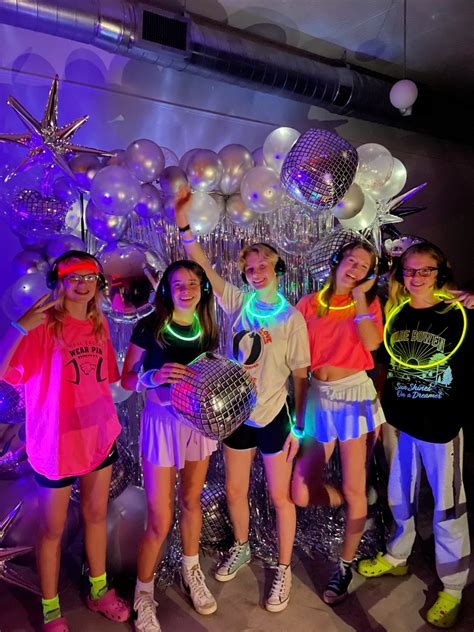 Disco Party - A Retro Bold Script Font - Envato Elements - muktibox.com