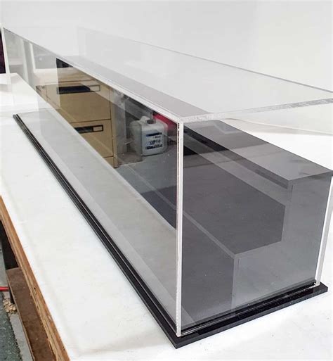 Display Cases & Counters for Museums & Galleries - muktibox.com