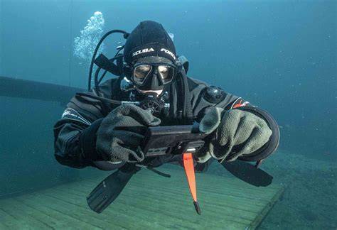 Diver Navigation and Diver Communication - raincitystudios.com