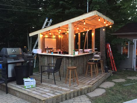 DIY Bar Plans for Building an Indoor or Outdoor Bar at Home