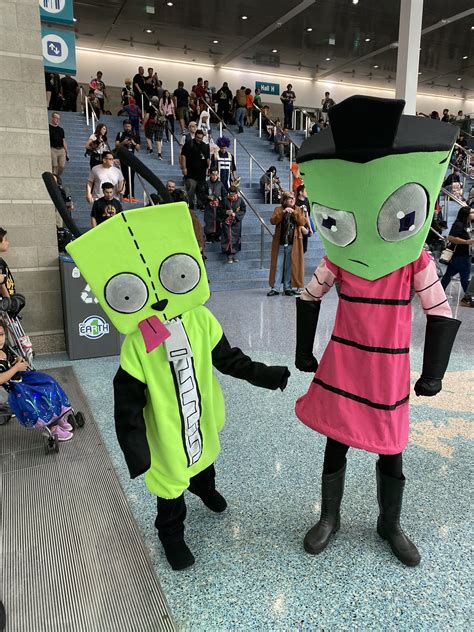 DIY Invader Zim Cosplay For A Stellar Costume