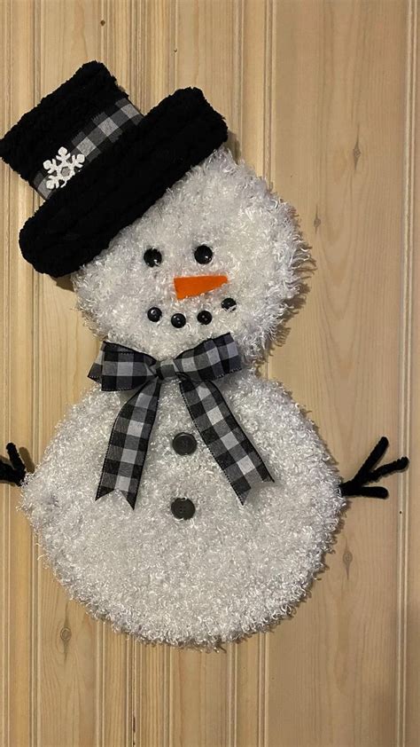 DIY Unique Snowman Wreath using items from the Dollar Tree YouTube
