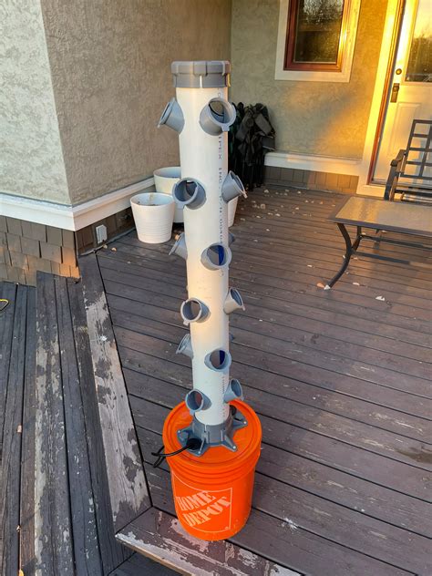 DIY Vertical Hydroponics Tower Guide - Green Packs - raincitystudios.com