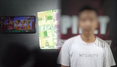 DOMINO ACEH status chip pending 99 & pola kartu gaple menang di layar konfirmasi Info update Domino via Telegram topup island bikin nyaman minim delay saat klik Aplikasi Itemku di iPhone integritas file mod image 1