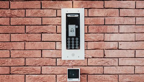 Doorbell with Intercom: Hear & Talk Back in Real Time - coolestguyplanet.net