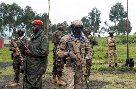 DR Kongo'dan geri gelen Güney Afrika ordusunun iki. grubu.
