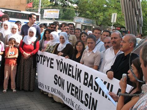 DTP protesto edildi. 
