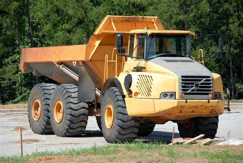 Dump Truck - Craft Project Ideas - raincitystudios.com