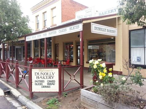 DUNOLLY BAR AND BISTRO - Restaurant Reviews - Tripadvisor