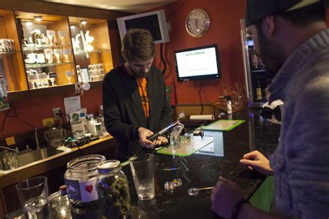 Dab bar. Jul 26, 2022 · The Luna Lounge located in Sesser, Illinois is four hours away from Chicago, but might just be worth the trip to visit the state’s first cannabis consumption lounge and smoke shop. Themed after ... 