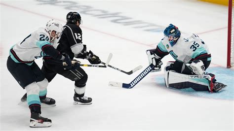 Daccord ties own Kraken franchise record with 42 saves in 2-1 win over Kings
