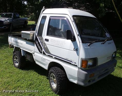 Daihatsu mini truck in Topeka, KS Item DR7498 for sale Purple …