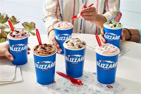  Our Royal New York Cheesecake Blizzard ® Treat is fit for a queen yet beloved by many! The deliciousness begins with our world-famous DQ ® soft serve mixed together with rich pieces of real cheesecake and graham. Then, a center of strawberry topping allows you to customize your bite with the perfect strawberry to cheesecake and graham ratio. . 