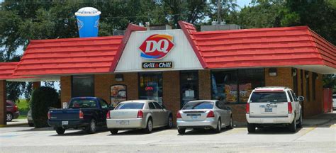 Dairy Queen Grill & Chill, Saint Petersburg. 371 likes · 4,260 were here. Soft-serve ice cream & signature shakes top the menu at this classic burger & fries fast-food chain.. 
