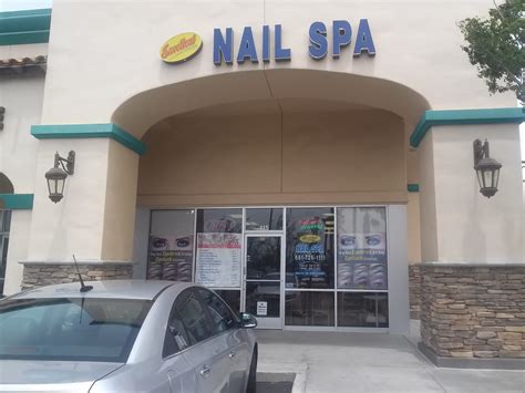 Welcome to our nail salon 93534 - Daisy Nails offers services such a