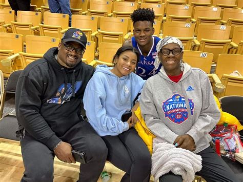 Dajuan harris parents. Dajuan Harris tied his career high with 18 points in the Jayhawks' 90-78 win over the Wildcats. CJ Moore 8. An excellent Kansas offense will become elite if Dajuan Harris keeps defenders honest. 