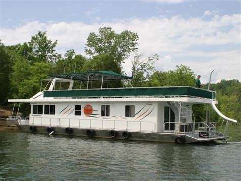 Houseboat Cancellation Policy. This is a very seasonal business, with little walk-in traffic, which necessitates a firm cancellation policy. Refunds can be given in the event of cancellation with reasonable notice as explained below. More than 90 day notice: $375 forfeit. 60 to 90 day notice: $550 forfeit.. 