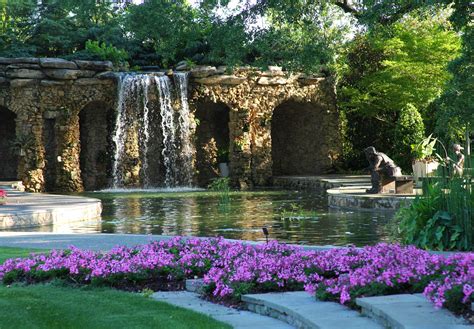 Dallas botanical gardens. The Dallas Arboretum and Botanical Garden is a 66-acre botanical garden located at 8525 Garland Road in East Dallas, Dallas, Texas, on the southeastern shore... 