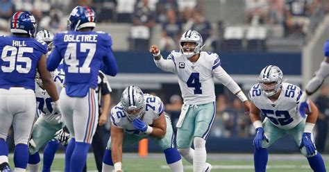 Dallas vs new york giants. Up next, it's time for the return of Sunday Night Football with a game between the Dallas cowboys and the New York Giants. The Sunday Night Football opener will air on NBC starting at 8:20 p.m. ET ... 