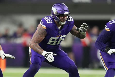 Dalton Risner gets start for Vikings up front with Ezra Cleveland inactive