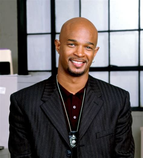 Damon kyle wayans sr. Damon Kyle Wayans Sr. is an American stand-up comedian, actor, producer, and writer. He performed as a comedian and actor throughout the 1980s, including a year-long stint on the NBC sketch comedy ... 