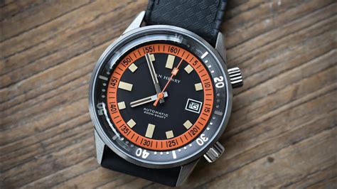 Dan Henry 1970 Automatic Diver - YouTube