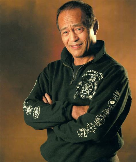 Dan inosanto. Dan Inosanto is a martial artist, teacher, and friend of Bruce Lee who is widely credited with popularizing Bruce Lee's Jeet Kune Do, a hybrid martial arts system, around the world. Dan Inosanto was born in the Philippines in 1936 and moved to the United States when he was 12 years old. 