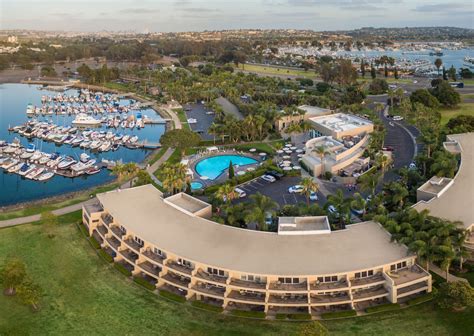 Dana mission bay hotel san diego. The Dana on Mission Bay is appreciated by many for its tranquil atmosphere and cleanliness. Despite some complaints about outdated decor, noise, and inconsistent housekeeping, the 