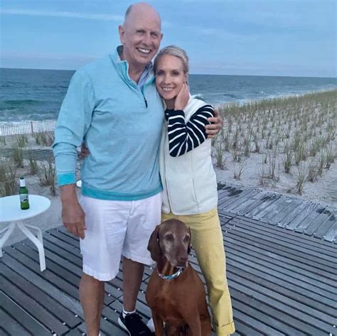 Jun 2, 2021 · Perino is also among many other things, a book publishing executive at Random House. But, this article isn’t entirely about her per se. In this article, we will be looking at Dana Perino’s husband and how they met. We will also explore her husband’s career and if they have children together, or if they are even still together. . 