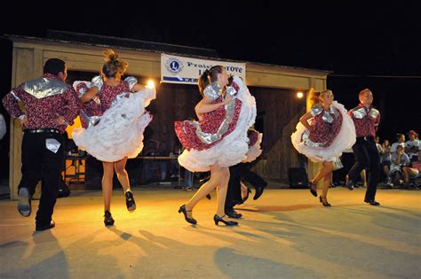 Dance a complete guide to social folk square dancing. - Instructors resource guide with complete solutions 6.