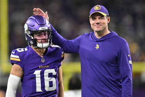 Dane Mizutani: Who cares who the Vikings start at quarterback? It doesn’t matter.