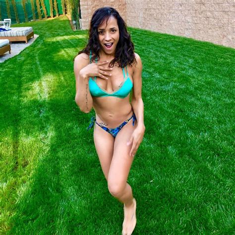Dania ramirez desnuda. .  ...