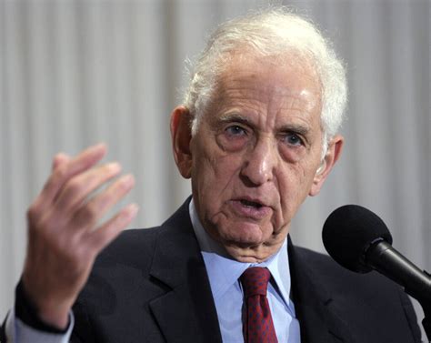 Daniel Ellsberg, who leaked Pentagon Papers exposing Vietnam War secrets, dies at 92