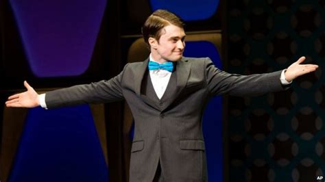 Daniel Radcliffe makes Broadway musical debut - BBC News